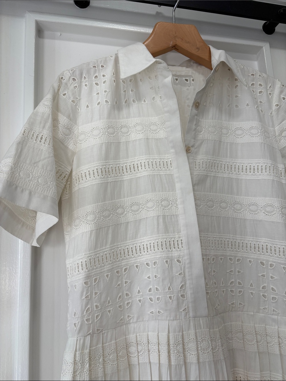 Collared Short Sleeve Pleated White Eyelet Shirt Dress Size Medium - Picture 8 of 13